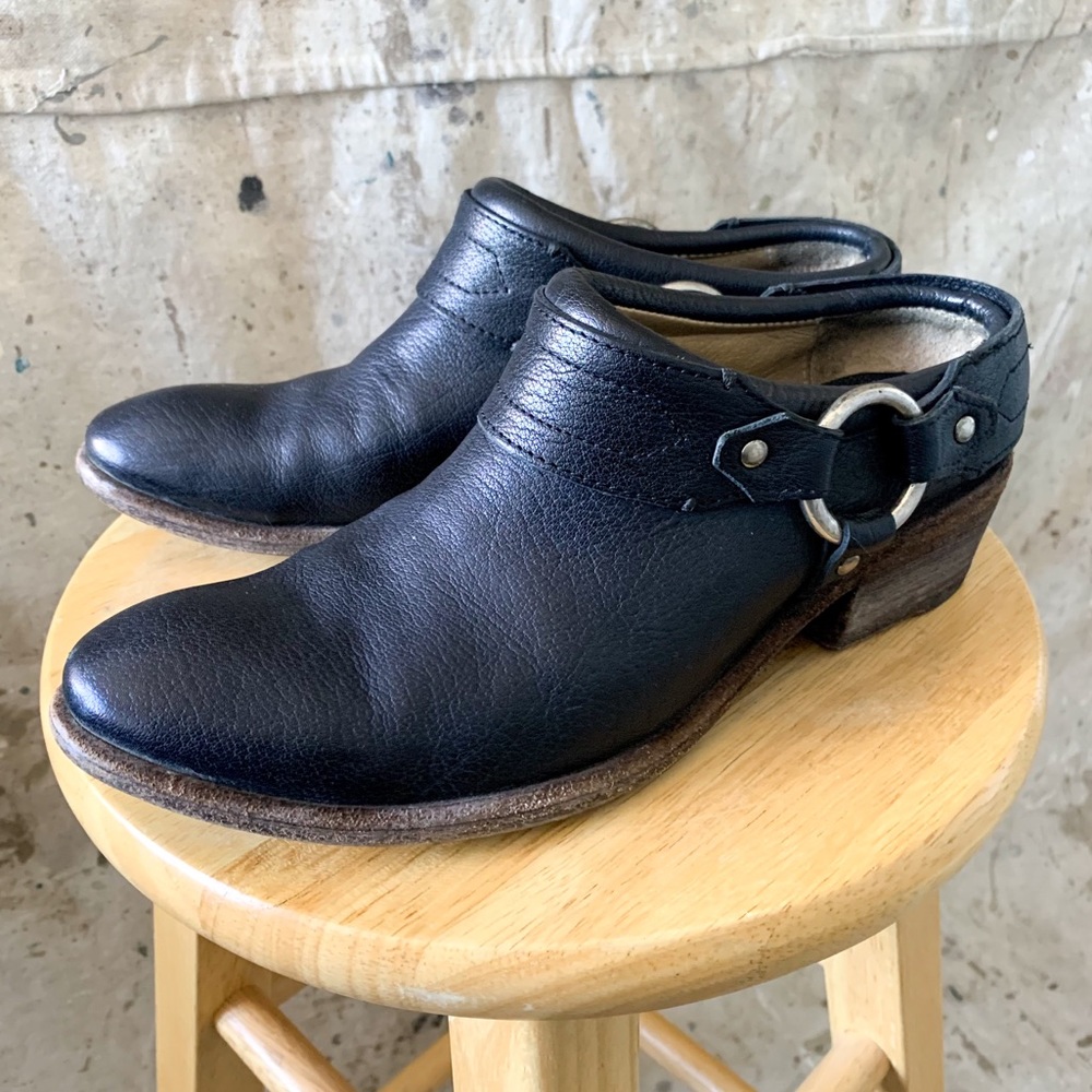 Frye Black Leather Carson Belted Harness Mules Size 8